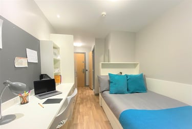 1 bed flat, College Square East, Holylands, Belfast, BT16DJ - Image 4